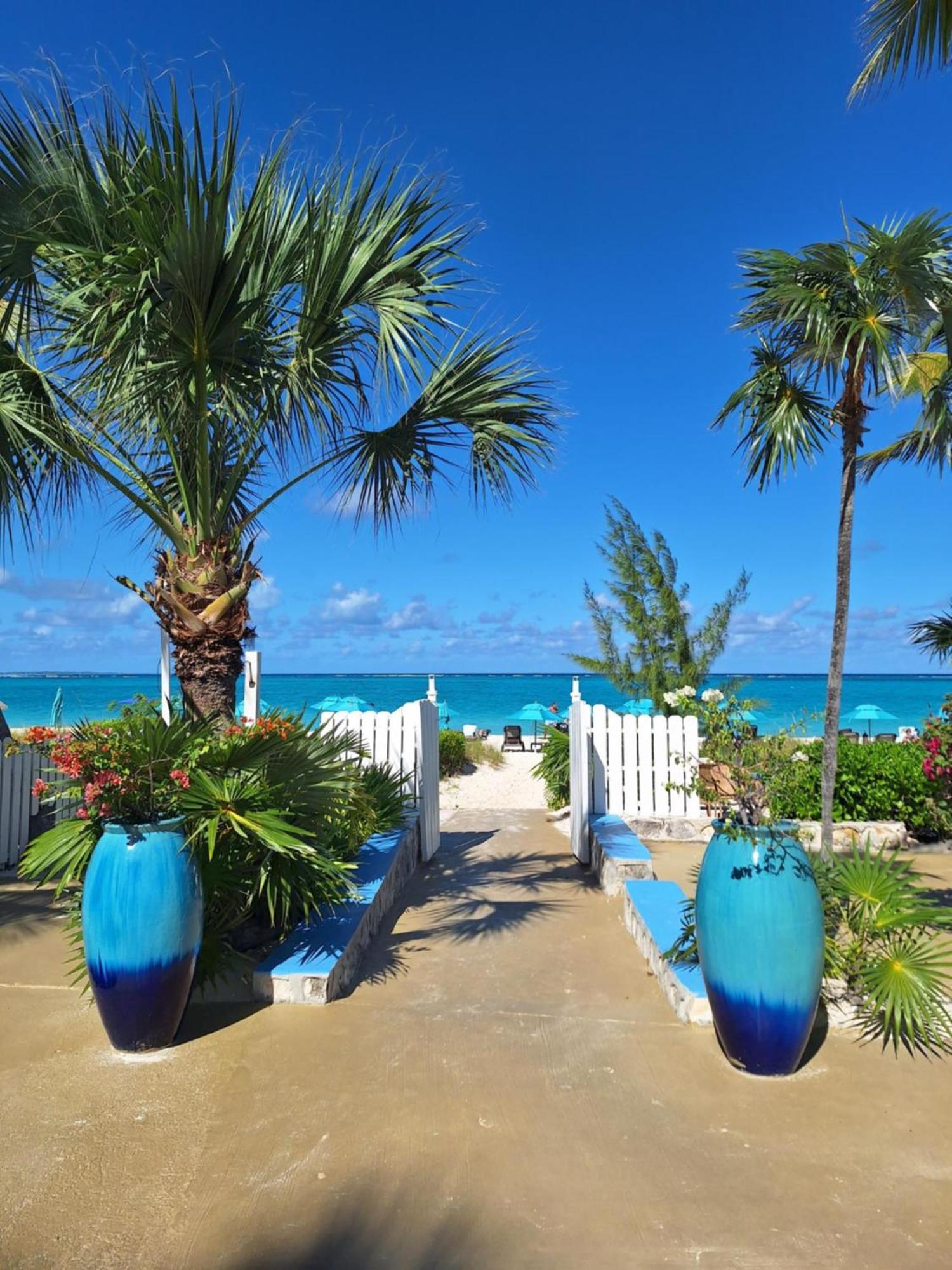 Sibonne Beach Hotel Grace Bay Exterior foto