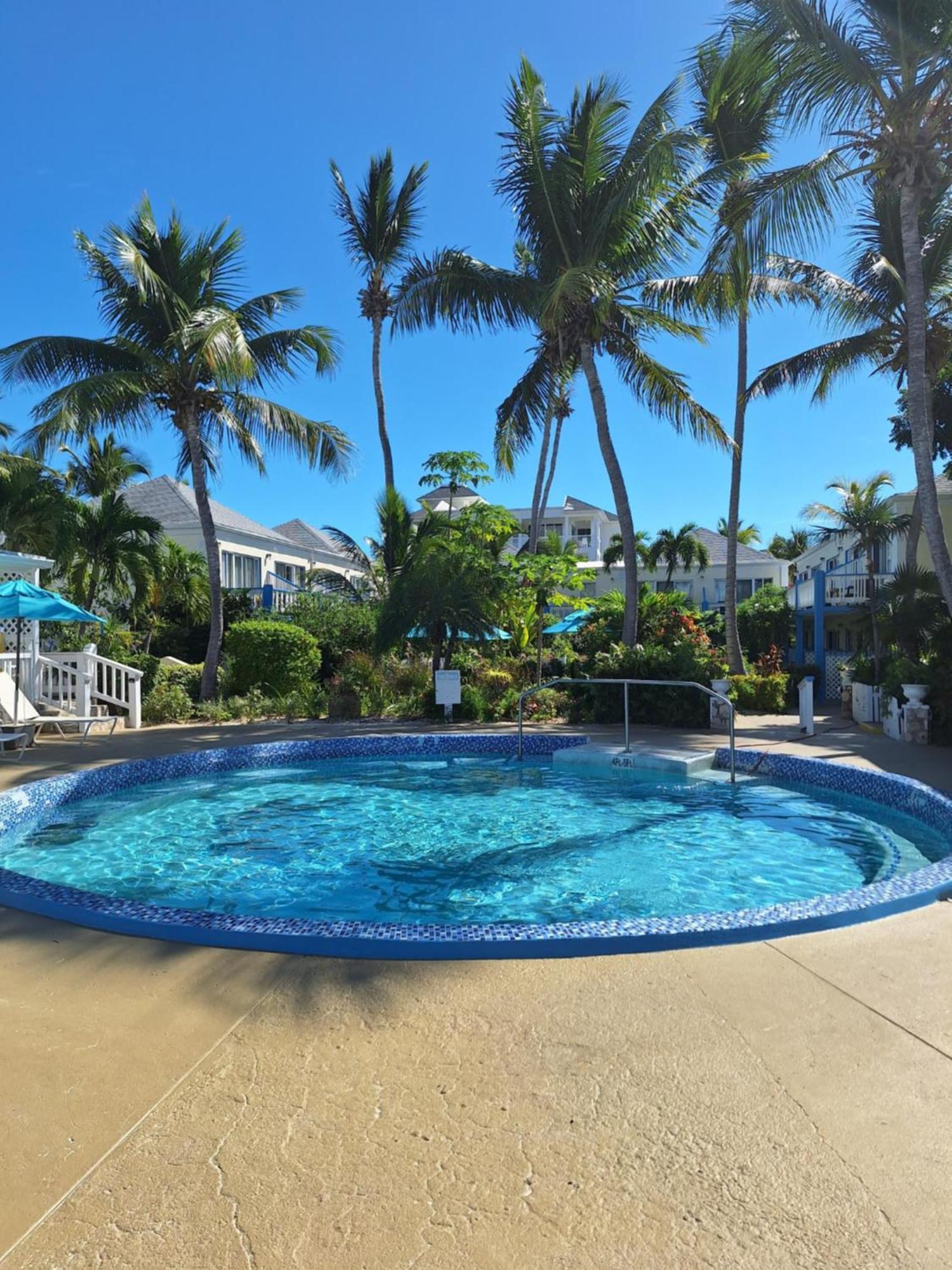 Sibonne Beach Hotel Grace Bay Exterior foto