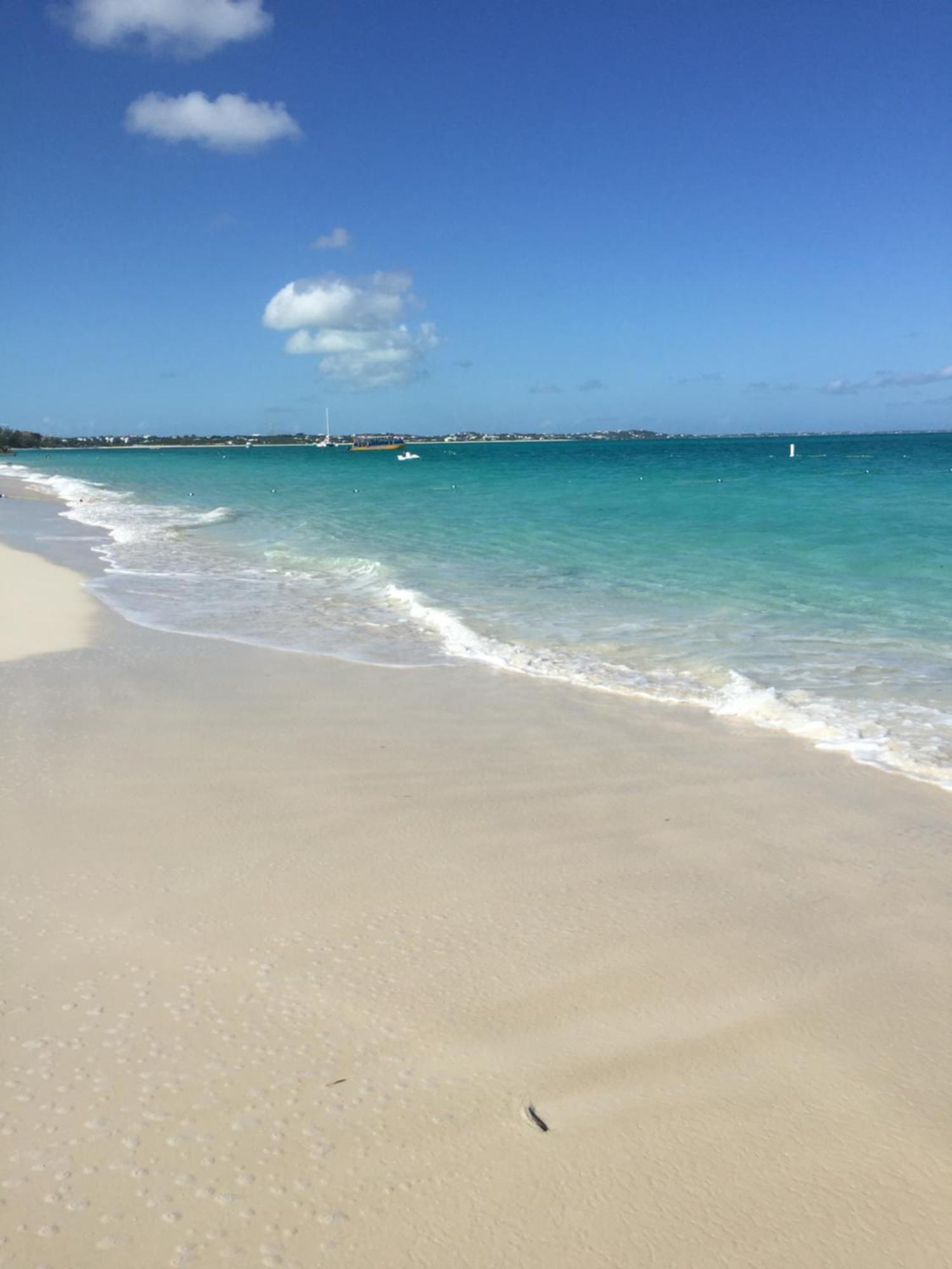 Sibonne Beach Hotel Grace Bay Exterior foto